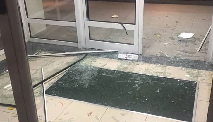 Екипи на Спешна помощ и полицията са вдигнати на крак