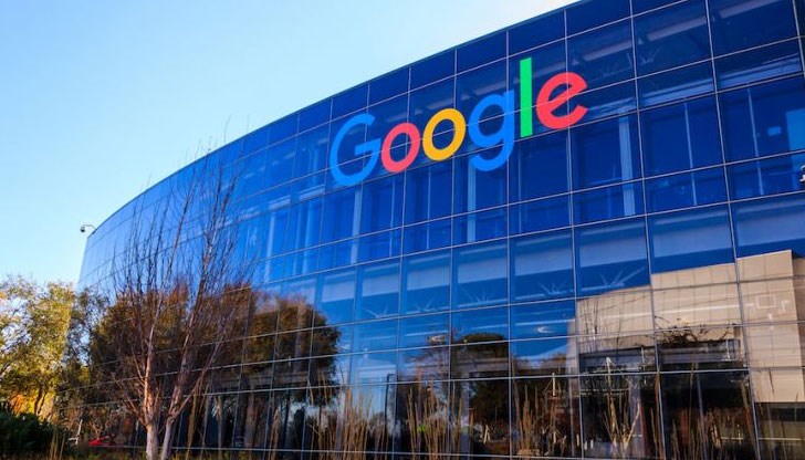 Сега „Гугъл” предлага 8 основни продукта, всеки от които се използва от над 1 млрд. потребители