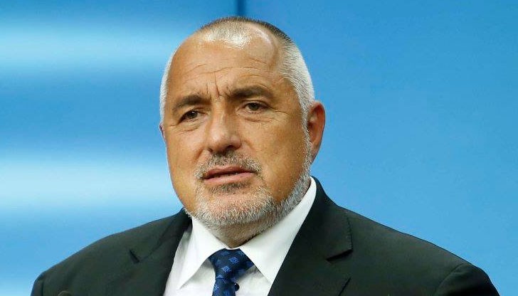 Освен че е събрал под крилото си куп напълно некадърни хора, които водят държавата към дъното и той самият трябва да поеме отговорност