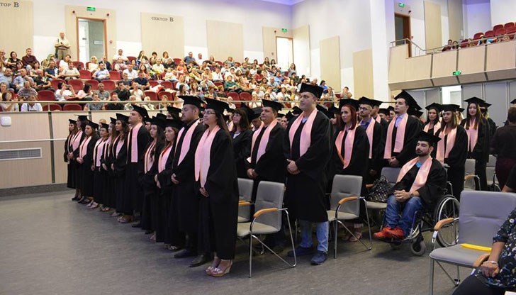 В лечебното заведение работи и първенец на випуска В лечебното заведение работи и първенец на випуска