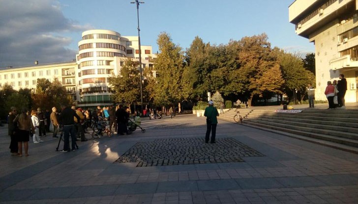 Протест против отровите и разрухата в Русе събра само шепа русенци