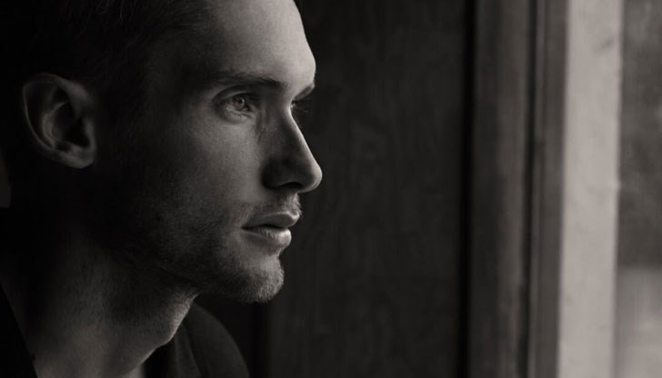 Как да се отървем негативните мисли, които ни смазват