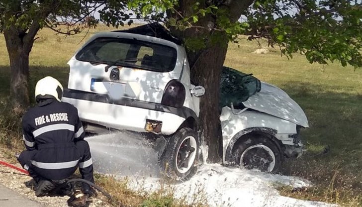 36-годишната шофьорка се ударила в крайпътно дърво край село Избул