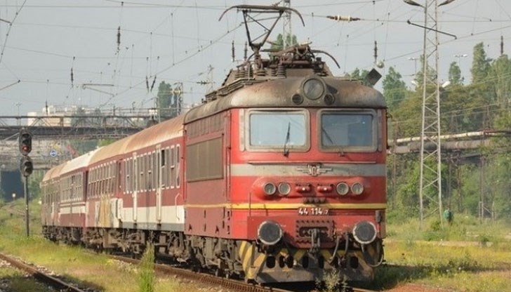 Всички, които са пътували с бързия влак от Бургас за София на 28-и август, ще получат безплатни билети