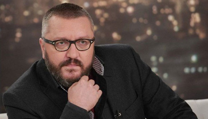 Логичната омраза към тази преиграна гей-комсомолщина клокочи и набира сила