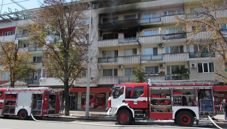 Напълно са изгорели две от стаите в жилището