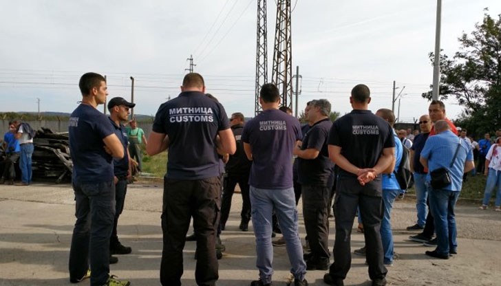 Служители на „Винпром Карнобат” се вдигат на протест