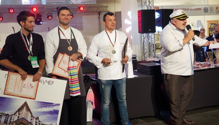 Александър Валентинов гощава гостите на ресторант „Левента”