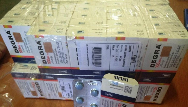 Кутиите с лекарствата са били скрити в резервна гума Кутиите с лекарствата са били скрити в резервна гума