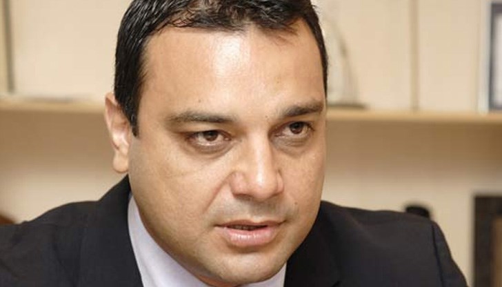 А народът само плаща сметката и погребва загиналите! А народът само плаща сметката и погребва загиналите!