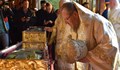 Румънският патриарх дари на Басарбовския манастир риза на свети Димитрий