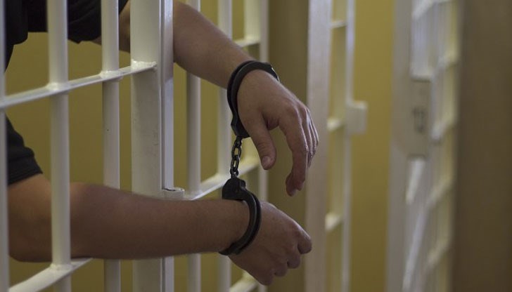 За седмия задържан държавното обвинение е поискало мярка за неотклонение "домашен арест" по здравословни причини