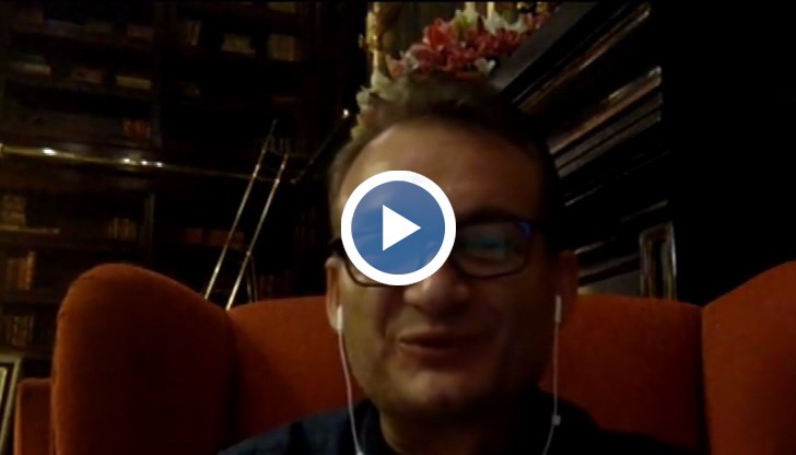 Румънецът заедно със съпруга си Клей преобърна политическия живот в родината си