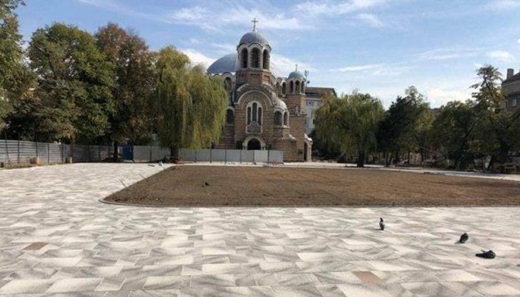 Пренареждат част от плочките след големия скандал