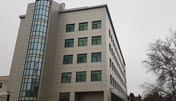 След изтичането на договорите им, сезонно наетите работници трябва сами да плащат здравните си осигуровки