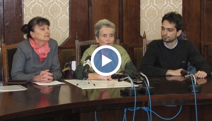 Те ще четат стихове и проза, ще донесат картини, снимки и инсталации, ще разговарят, ще музицират и импровизират заедно с публиката в Русе