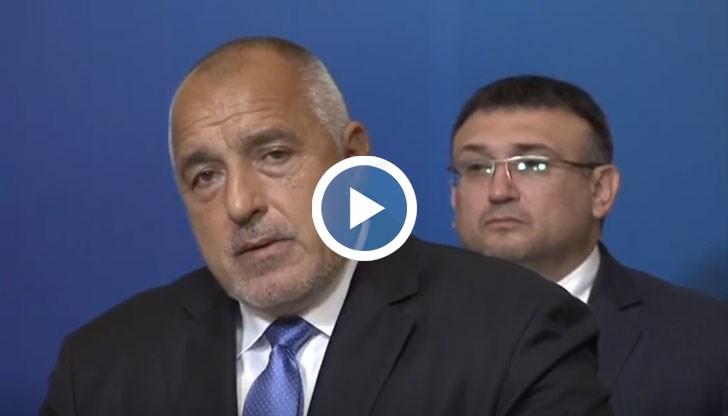 Разни политици се скъсаха да изпращат мейли в Брюксел какво се случва в България