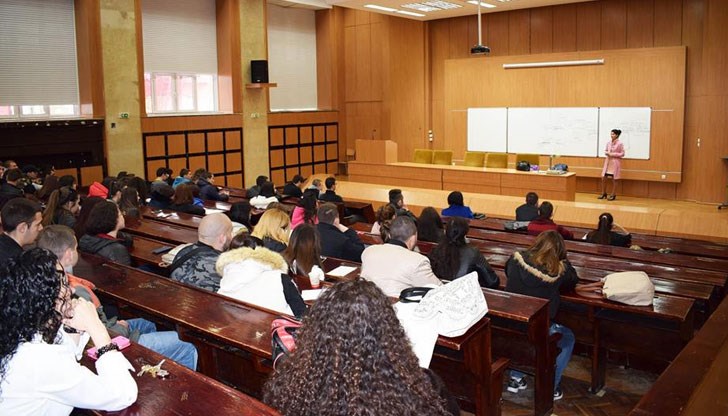 Целта е студентите да се насърчат да учат именно в тези специалности, за да могат по-лесно да си намерят работа