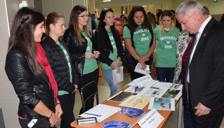 Изложението „Разни хора, разни идеали…“ събра над 35 организации