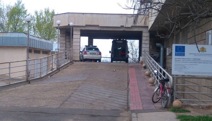 Мъжът не е бил доволен от извършената му интервенция