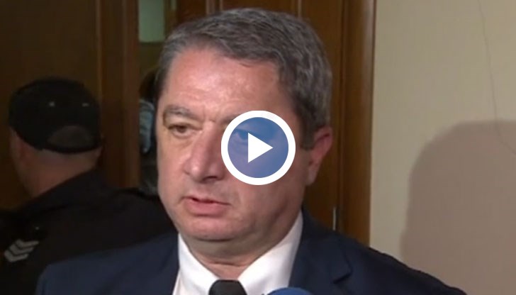 За първи път виждам седем души организирана престъпна група, които взети заедно, не са откраднали и един пирон, каза адв. Емануил Йорданов