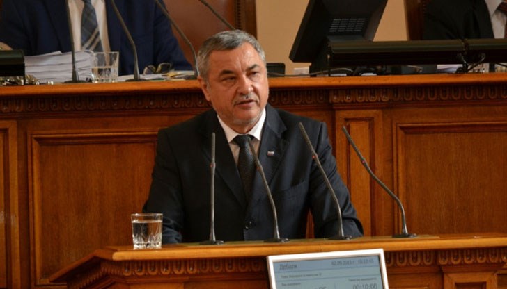 Борисов ми изглежда безсилен и безпомощен като премиер, заяви Корнелия Нинова Борисов ми изглежда безсилен и безпомощен като премиер, заяви Корнелия Нинова