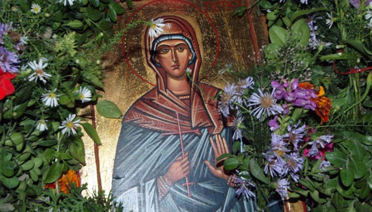 Празникът в чест на Света Петка се смята за завършек на лятото и есента