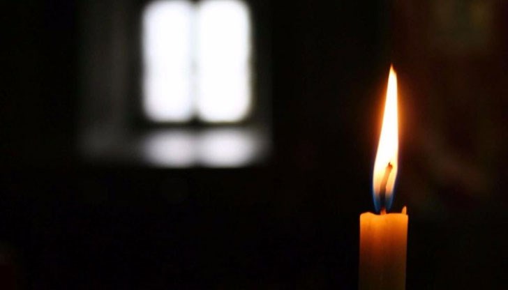 Петров е режисьор на някои от най-любимите филми , като "Васко да Гама от село Рупча" и "Куче в чекмедже" Петров е режисьор на някои от най-любимите филми , като "Васко да Гама от село Рупча" и "Куче в чекмедже"