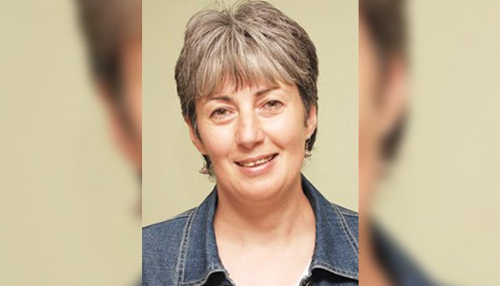 Анета Николова е магистър психолог и астролог