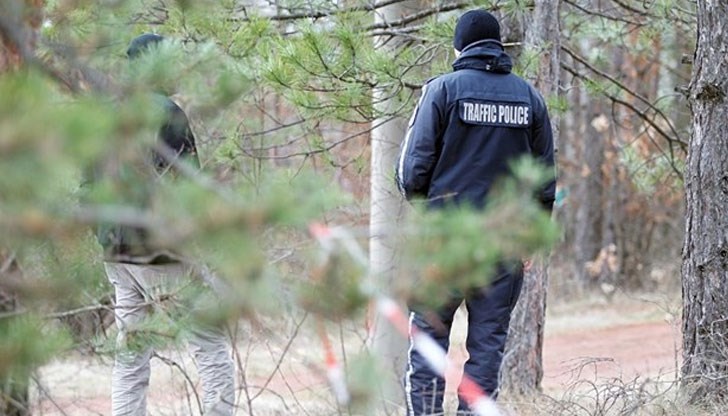 Хората треперят, след като убиецът отряза с брадва главата на баба Хората треперят, след като убиецът отряза с брадва главата на баба