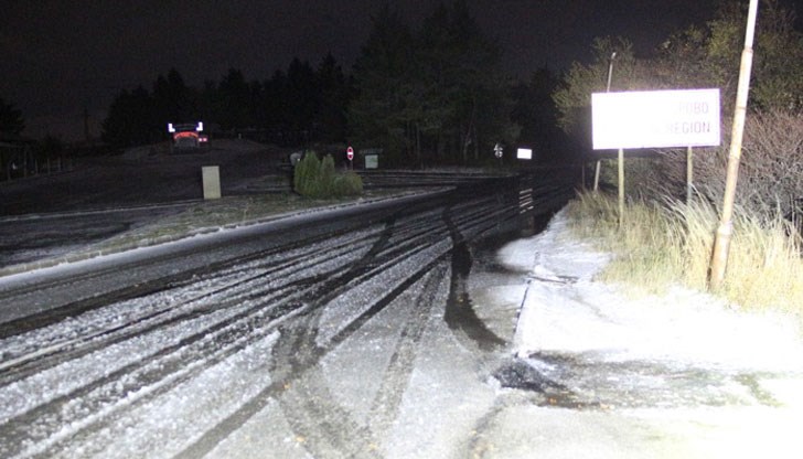 Заради ниските температури и бурния вятър, на места се образуваха заледявания Заради ниските температури и бурния вятър, на места се образуваха заледявания
