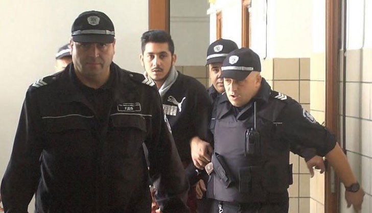 Прокурорът Георги Георгиев заяви, че няма доказателства за участие на други хора в изнасилването и убийството Прокурорът Георги Георгиев заяви, че няма доказателства за участие на други хора в изнасилването и убийството