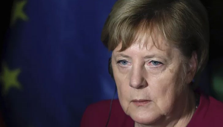 Милен Керемедчиев: Канцлерът Меркел ще влезе в историята най-вече с една от малкото политически грешки, които направи