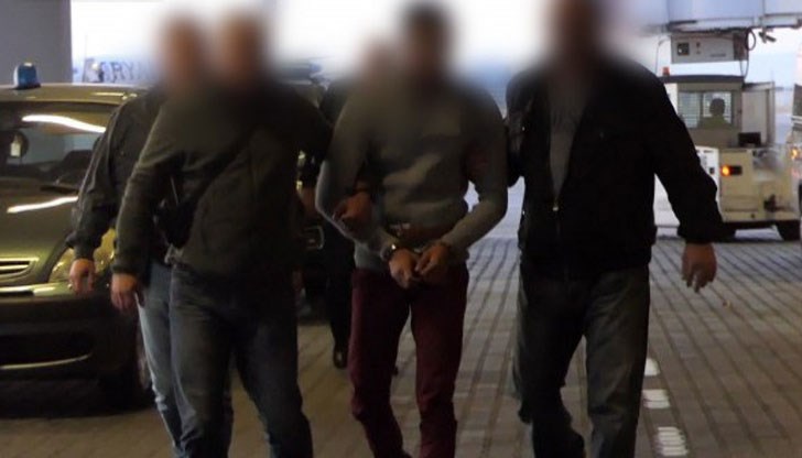 Жена му се притеснява за живота си Жена му се притеснява за живота си