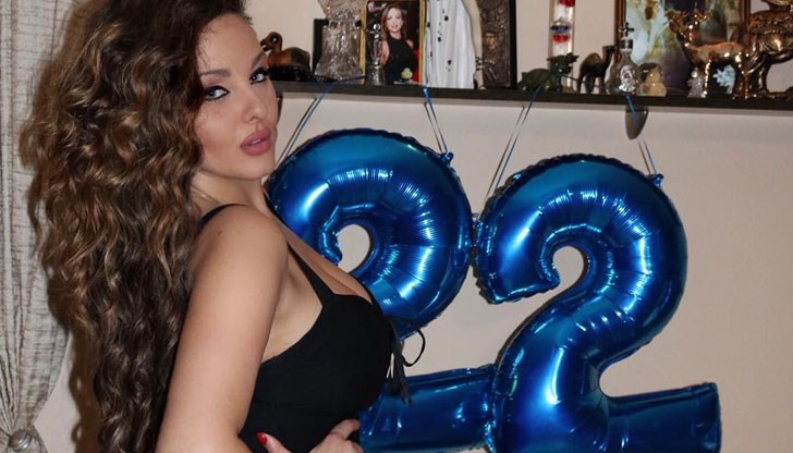 Симона Загорова посрещна рождения си ден в компанията на семейството си и близки приятели