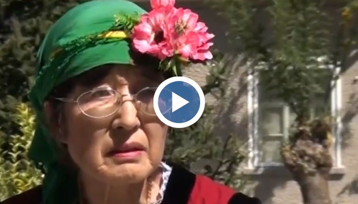 Сатоми знае вече повече от 30 български песни