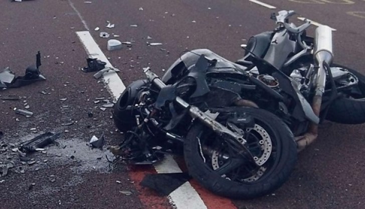 Шофьорът губи контрол над мотоциклет “Кавазаки” и се удря в крайпътната мантинела / Снимката е илюстративна