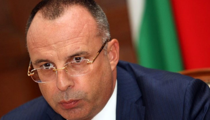 Той обясни, че освен около река Дунав и село Тутраканци, най-вероятно ще отменят забраната и във Варна, около курортите