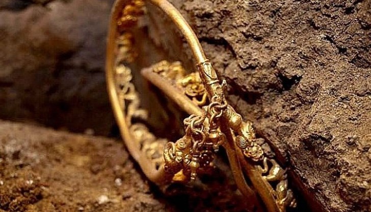 Бригада с кирки и лопати разкопали Змейов баир заради митичното имане на Вълчан войвода