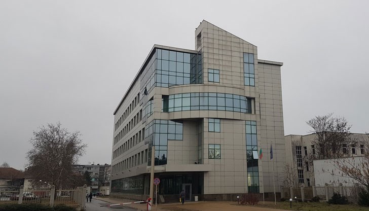 Размерът на минималната здравноосигурителна вноска за тези лица за тази година е 20,40 лева Размерът на минималната здравноосигурителна вноска за тези лица за тази година е 20,40 лева