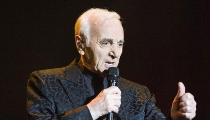 Изпълнител, поет и композитор, Азнавур е съавтор на над 1300 песни