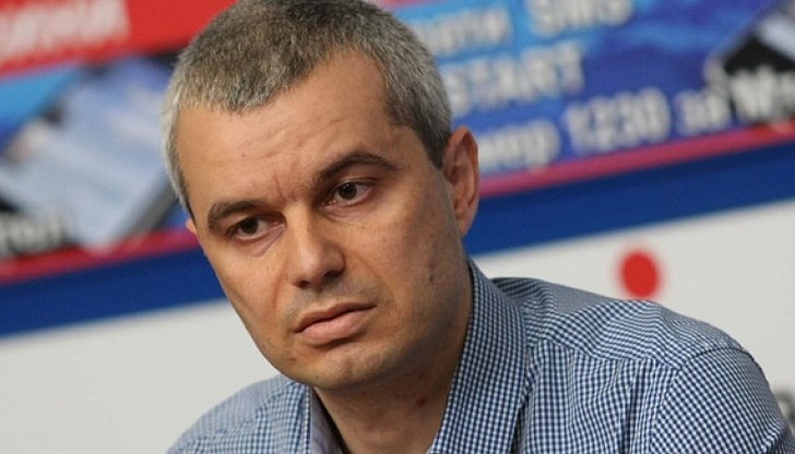 Без никакви скрупули "патриотите" от ВМРО-БНД издават през последните 4 години хиляди паспорти на хора, нямащи нищо българско в себе си Без никакви скрупули "патриотите" от ВМРО-БНД издават през последните 4 години хиляди паспорти на хора, нямащи нищо българско в себе си