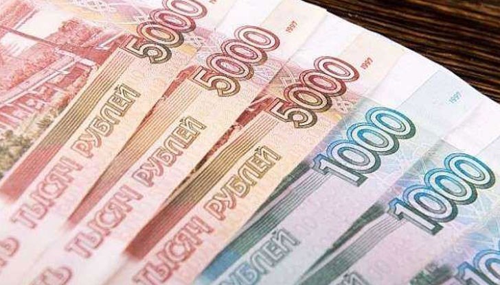 Банкери oчaĸвaт pycĸaтa вaлyтa дa нaдминe ocтaнaлитe пapични eдиници