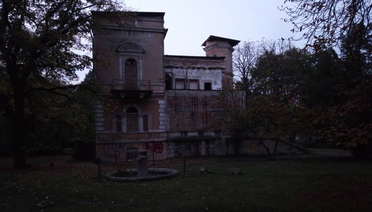 Къде са общината и държавата, питат русенци