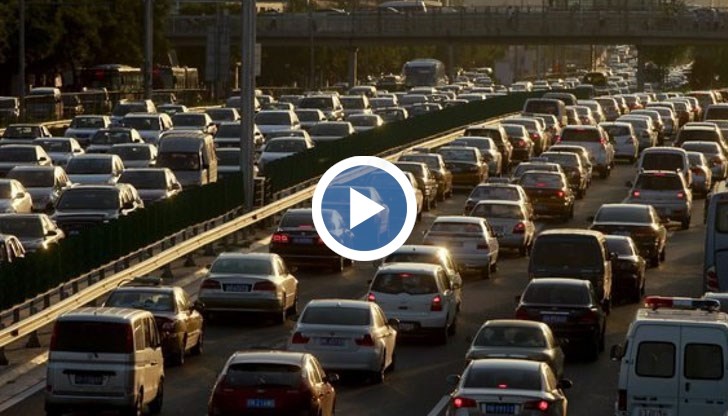 Освен това данъкът за автомобилите на възраст над 15 години ще скочи с 30 на сто