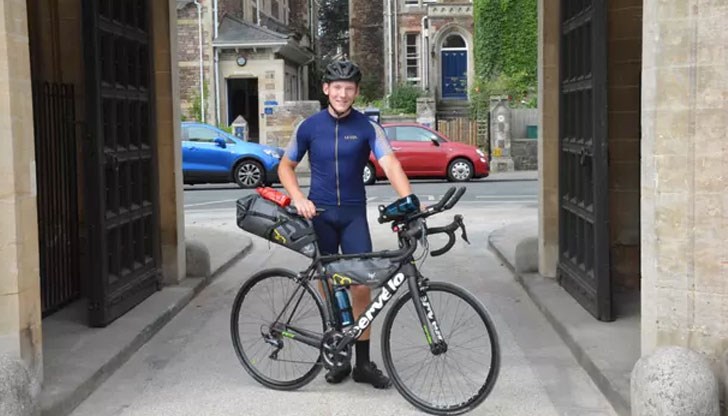 Въпреки непредвиденото затруднение, Чарли се надява да приключи околосветския си маратон преди 20 март Въпреки непредвиденото затруднение, Чарли се надява да приключи околосветския си маратон преди 20 март