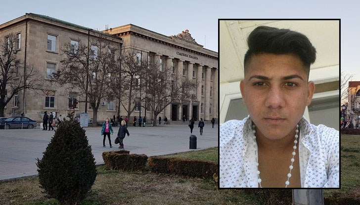 Тълпа от посрещачи очакват да се появи Северин Красимиров Тълпа от посрещачи очакват да се появи Северин Красимиров