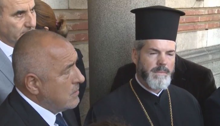 В крайна сметка да се приравнят учителските заплати с тези на свещениците е нещо съвсем нормално В крайна сметка да се приравнят учителските заплати с тези на свещениците е нещо съвсем нормално