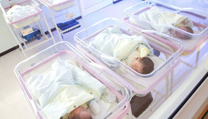 И шестте бебета са момиченца