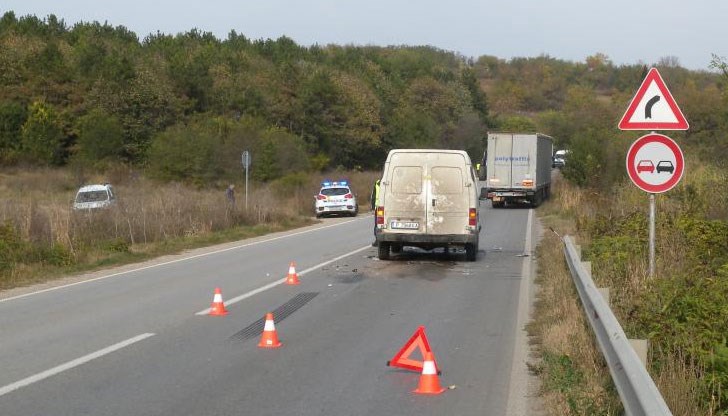 Обрасли пътища с трева, стърчащи клони, липсващи или поставени не на място знаци, изтрита маркировка, неправилно поставени мантинели Обрасли пътища с трева, стърчащи клони, липсващи или поставени не на място знаци, изтрита маркировка, неправилно поставени мантинели